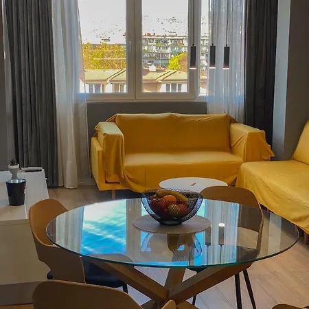 Urban Edge By Rv Apartment Varna